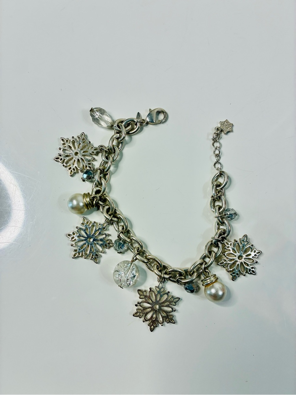 SP Avon Silver Snowflake Chunky ChristmasCharm Bracelet with Pearls & Crystals